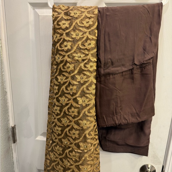 Indian Punjabi Pakistani silk Brown and Gold Long Sleeve V-Neck Salwar suit - Picture 9 of 12